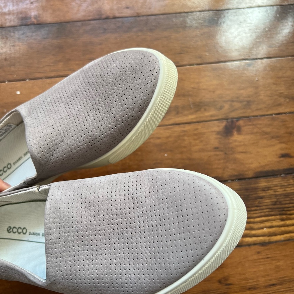 Ecco Women's Flats in Taupe - Picture 6 of 6